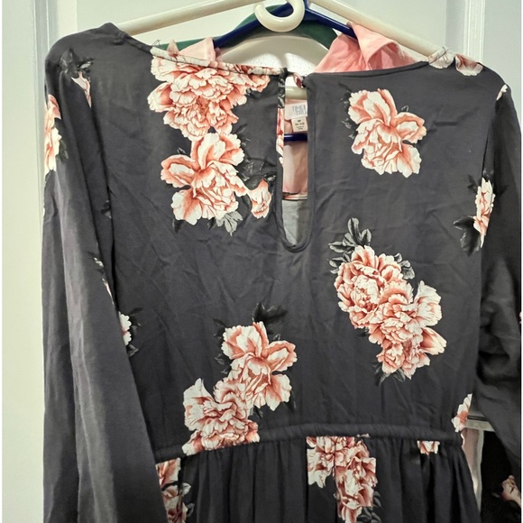 𝓟𝓻𝓮𝓸𝔀𝓷𝓮𝓭 𝓭𝓻𝓮𝓢𝓢 - Picture 5 of 8